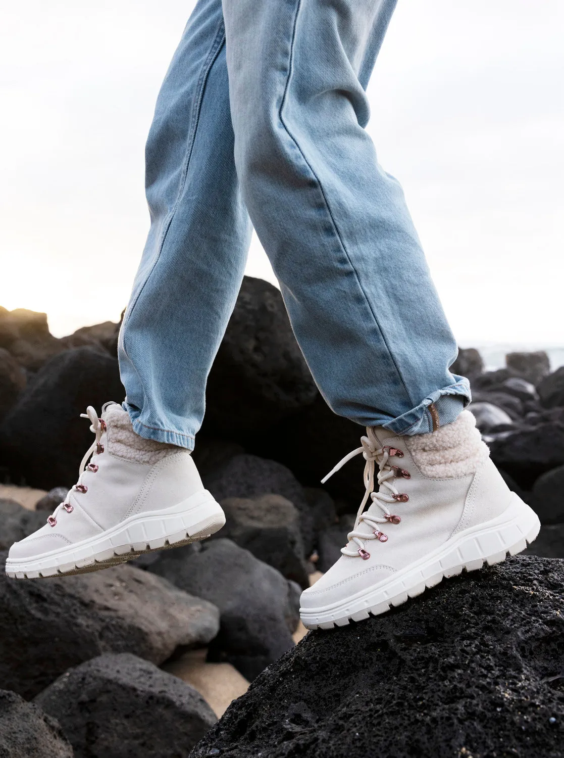 Kaden DryFlight Boots - Off White